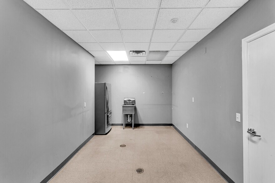 More Photos Of 4491 School Rd S, Murrysville Office For Sale