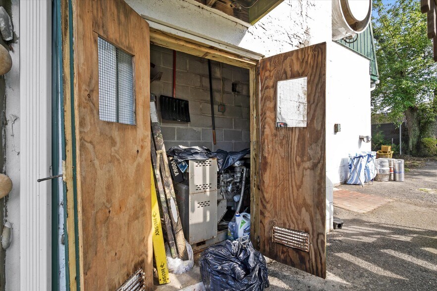 More Photos Of 1302 Monmouth Rd, Mount Holly Storefront Retail Office For Lease