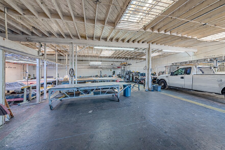 More Photos Of 4922 S Figueroa St, Los Angeles Storefront For Sale