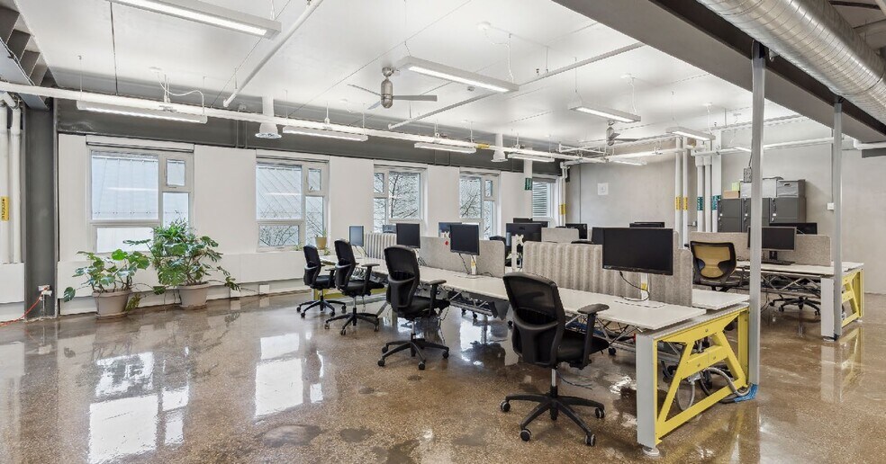 More Photos Of 550 Bayview Ave, Toronto Office For Lease