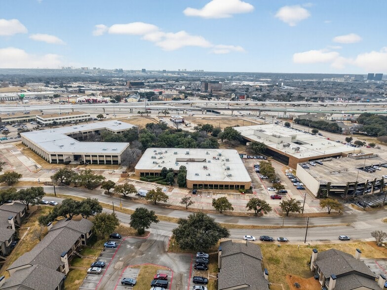 More Photos Of 9250 Amberton Pky, Dallas Flex For Lease