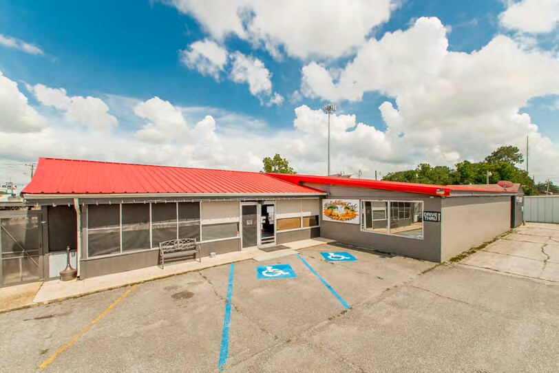 More Photos Of 7310 Highway 182 E, Morgan City General Retail For Sale