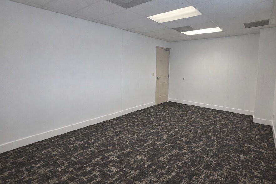 More Photos Of 11820 Miramar Pky, Miramar Medical For Lease