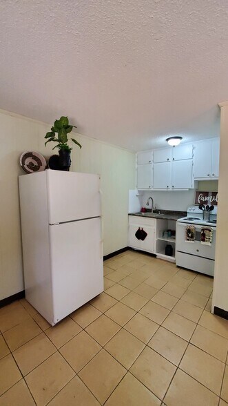 More Photos Of 120 2nd St, Winder Apartments For Sale