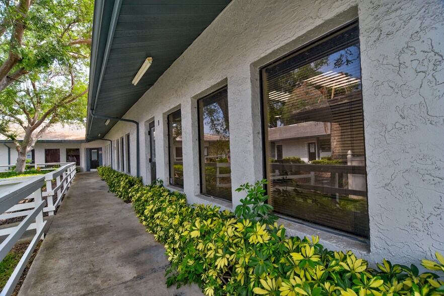 More Photos Of 3275 66th St N, Saint Petersburg Medical For Sale