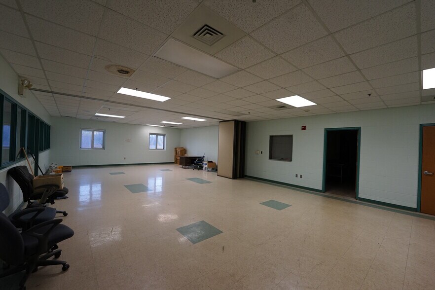 More Photos Of 1835 Treanor St, Saginaw Rehabilitation Center For Sale