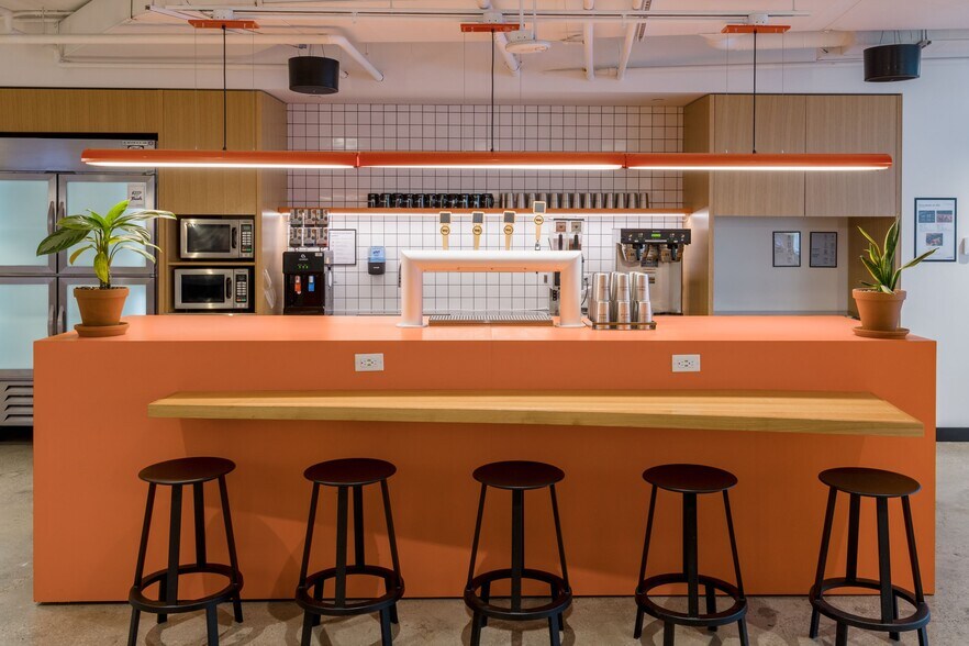 More Photos Of 100 University Ave, Toronto Coworking Space