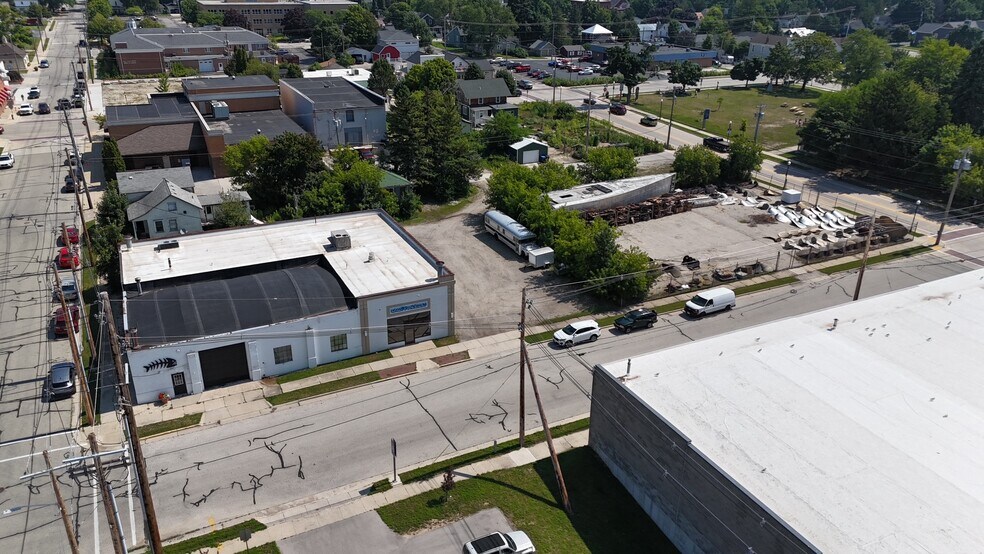More Photos Of 110 S 2nd Ave, Sturgeon Bay General Retail For Sale