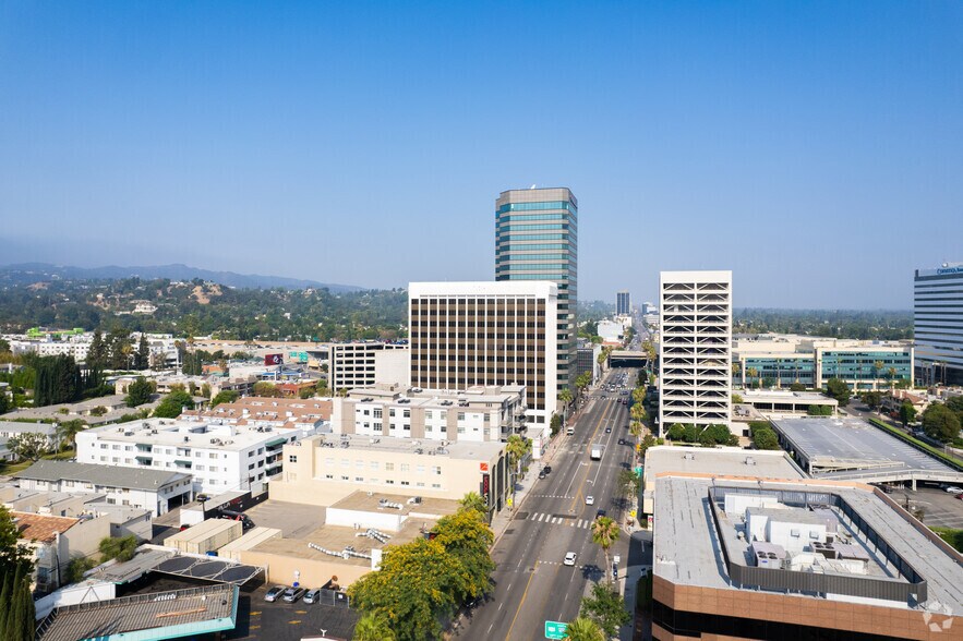 More Photos Of 15250 Ventura Blvd, Sherman Oaks Office For Lease