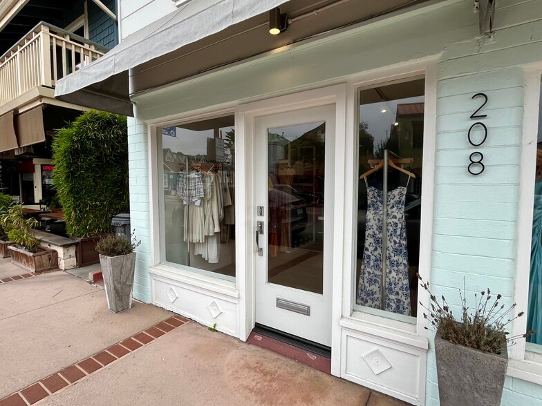 More Photos Of 208 Monterey Ave, Capitola Storefront For Lease