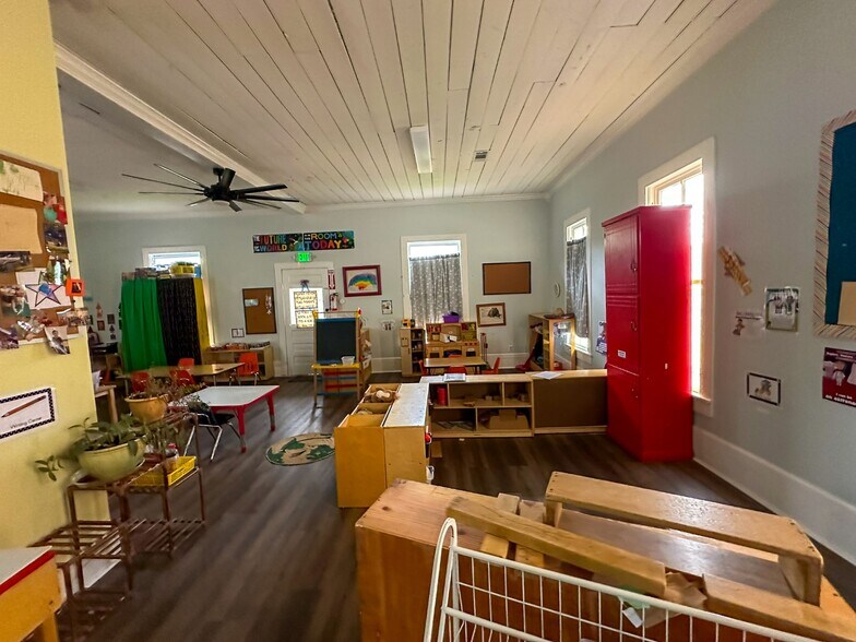 More Photos Of 247 S Barron St, Rusk Religious Facility For Sale