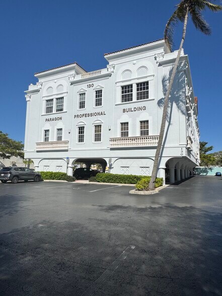 Primary Photo Of 130 9th St N, Naples Medical For Lease