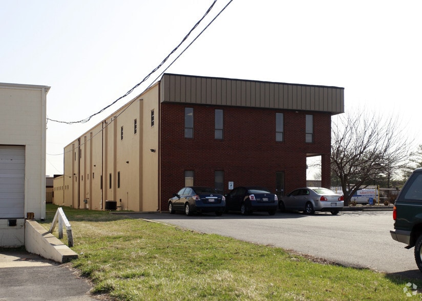 More Photos Of 10105 Residency Rd, Manassas Warehouse For Lease