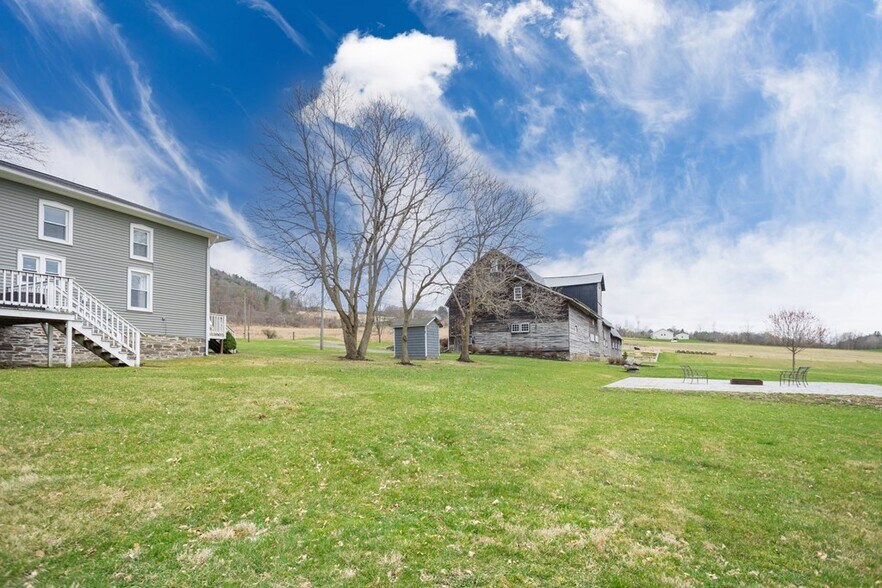 More Photos Of 211 Hanks Rd, Troy Hospitality For Sale