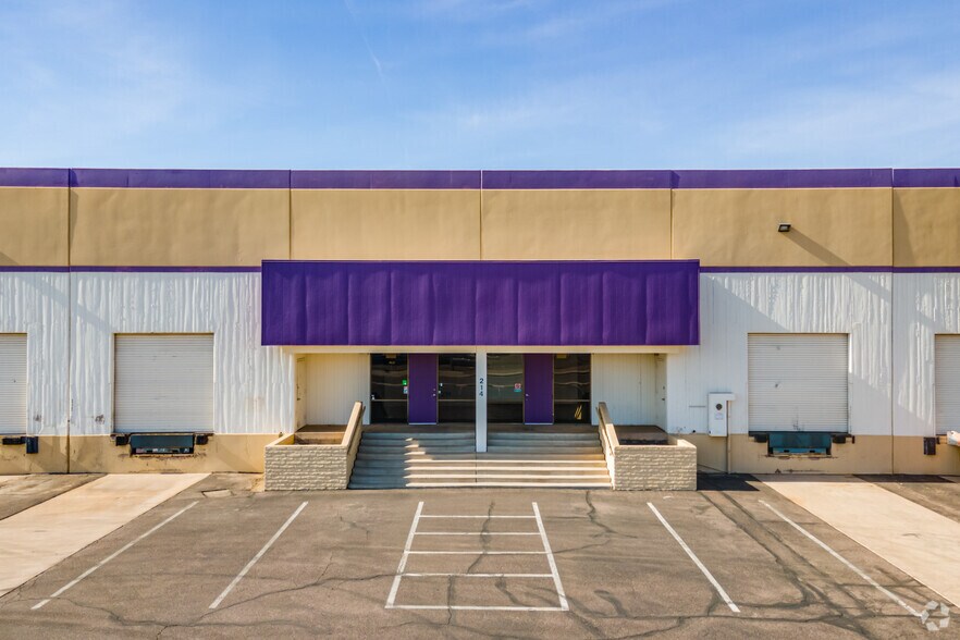 More Photos Of 214-220 N 47th Ave, Phoenix Warehouse For Lease