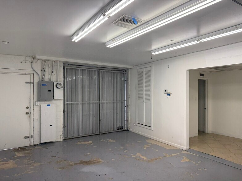 More Photos Of 1104 W Magnolia Blvd, Burbank Storefront For Sale