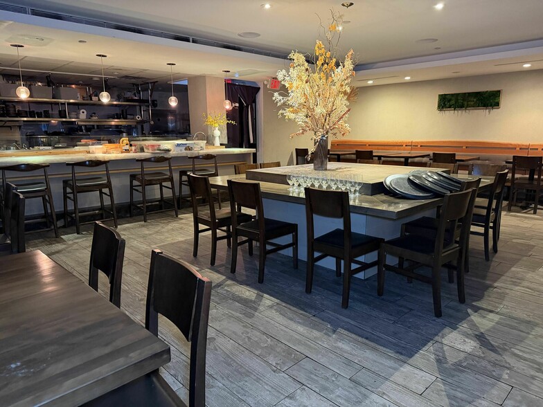 More Photos Of 365-367 W 46th St, New York Apartments For Lease