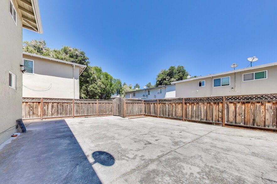 More Photos Of 2129 Randolph Dr, San Jose Apartments For Sale