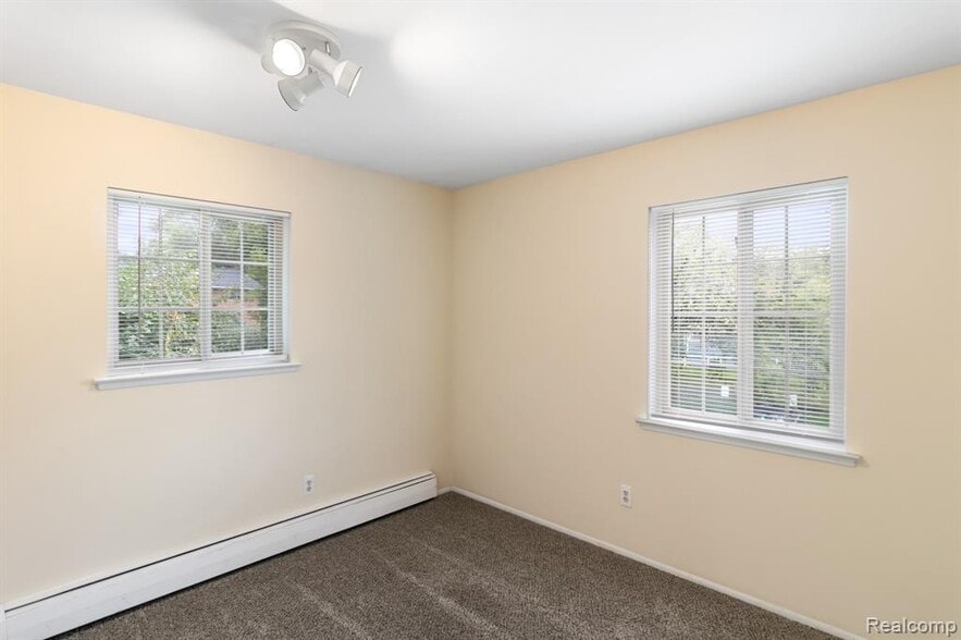 More Photos Of 500 Romeo Rd, Rochester Apartments For Sale