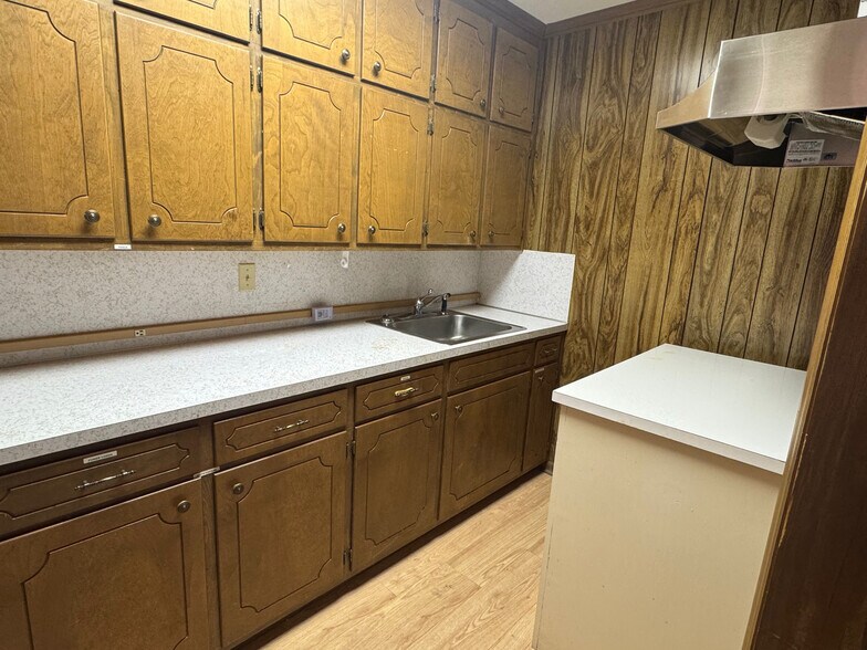 More Photos Of 1203 Northup St, Reidsville Medical For Sale