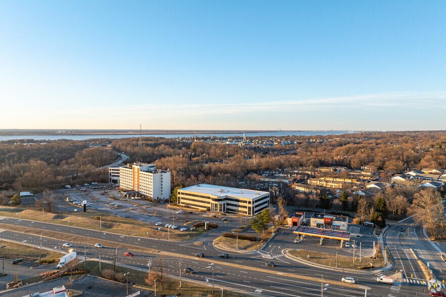 More Photos Of 650 Naamans Rd, Claymont Office For Sale