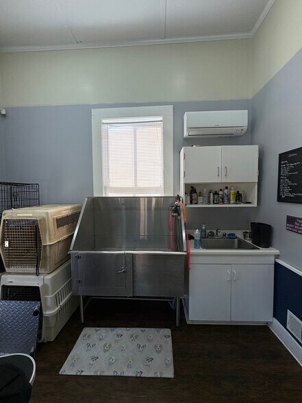 More Photos Of 209 Broad St, Manchester Office Residential For Sale