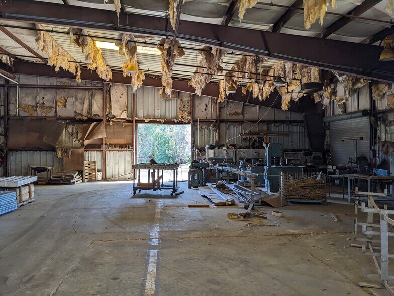 More Photos Of 314 N Maple St, Adel Manufacturing For Sale