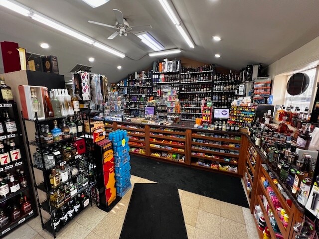 More Photos Of 4292-4296 Green Lake Rd, West Bloomfield Freestanding For Sale