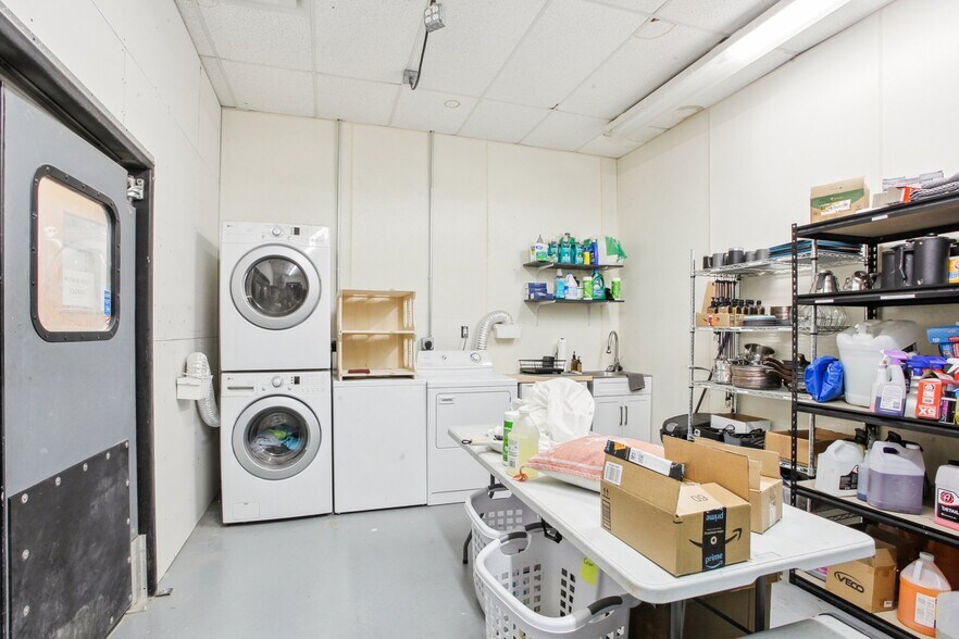 More Photos Of 711 S Bowen St, Longmont Warehouse For Lease