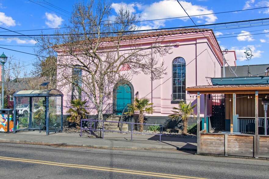 More Photos Of 2703 NE Alberta St, Portland Restaurant For Sale