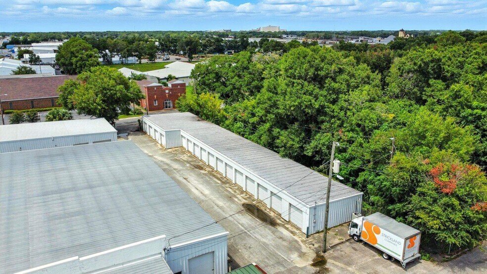 More Photos Of 3500 N Palafox St, Pensacola Showroom For Sale