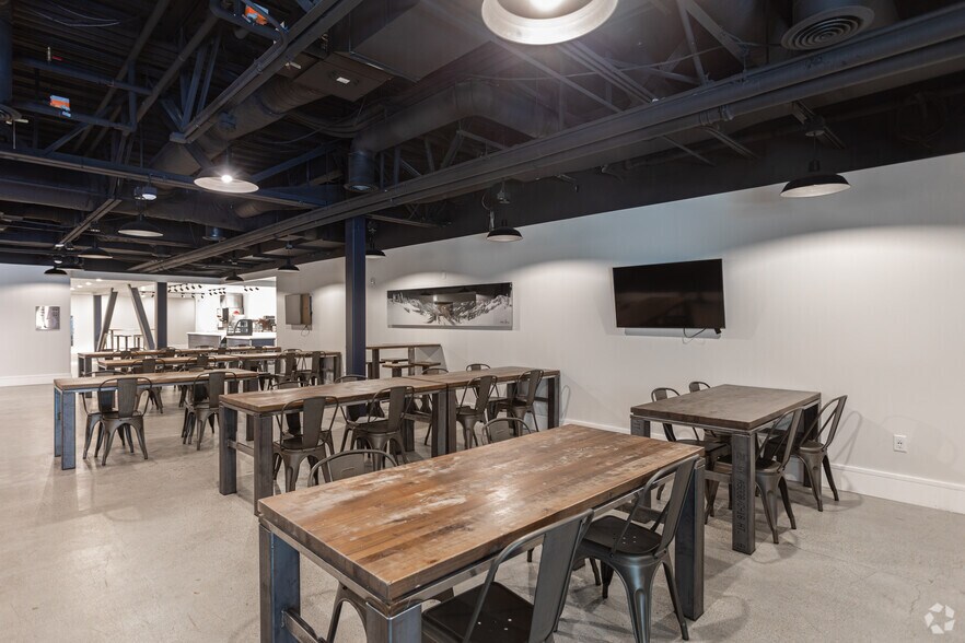 More Photos Of 1712 S East Bay Blvd, Provo Unknown For Lease