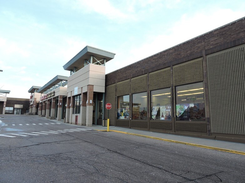 More Photos Of 6303-6433 Orchard Lake Rd, West Bloomfield Freestanding For Sale
