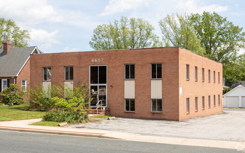 More Photos Of 6607 York Rd, Baltimore Office For Sale