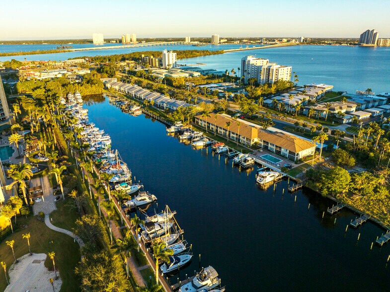 More Photos Of 3444 Marinatown Ln, North Fort Myers Office For Lease