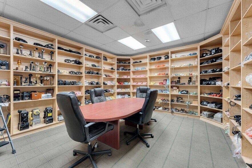 More Photos Of 10 Binnington Crt, Kingston Distribution For Sale