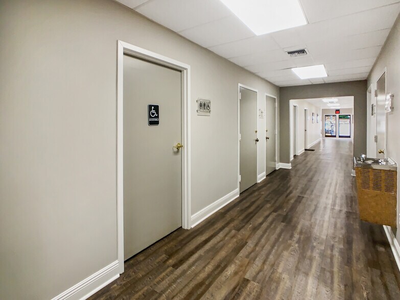 More Photos Of 574 Azalea Rd, Mobile Unknown For Lease