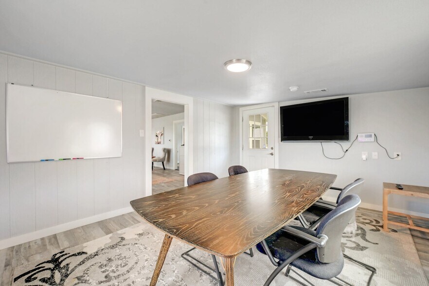 More Photos Of 4909 Bell Springs Rd, Dripping Springs Light Manufacturing For Sale