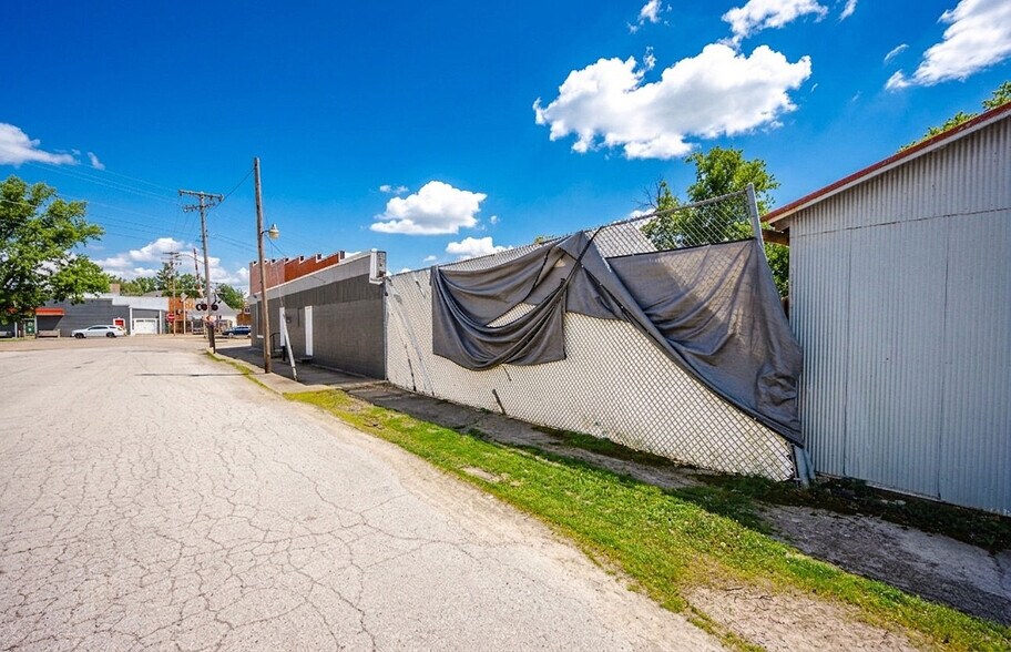 More Photos Of 100 S Brookville Pike, West College Corner Freestanding For Sale