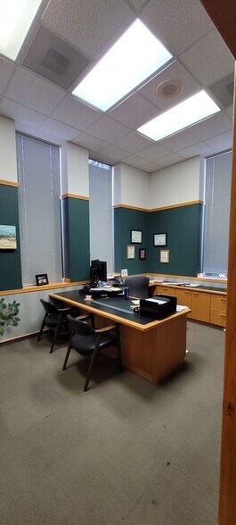 More Photos Of 100 Park Dr S, Great Falls Office For Lease