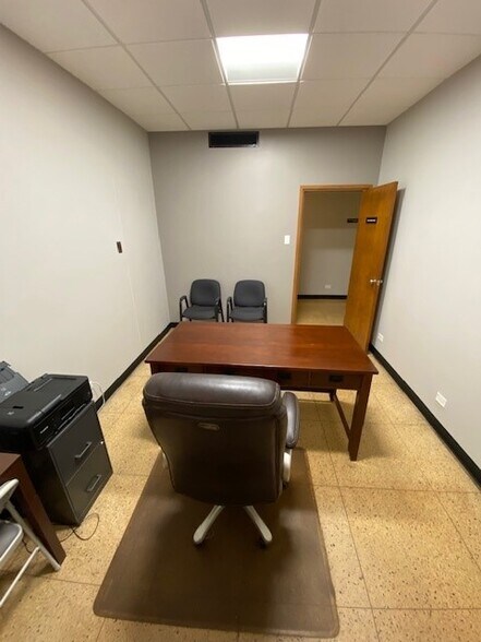 More Photos Of 9100 W Plainfield Rd, Brookfield Warehouse For Lease