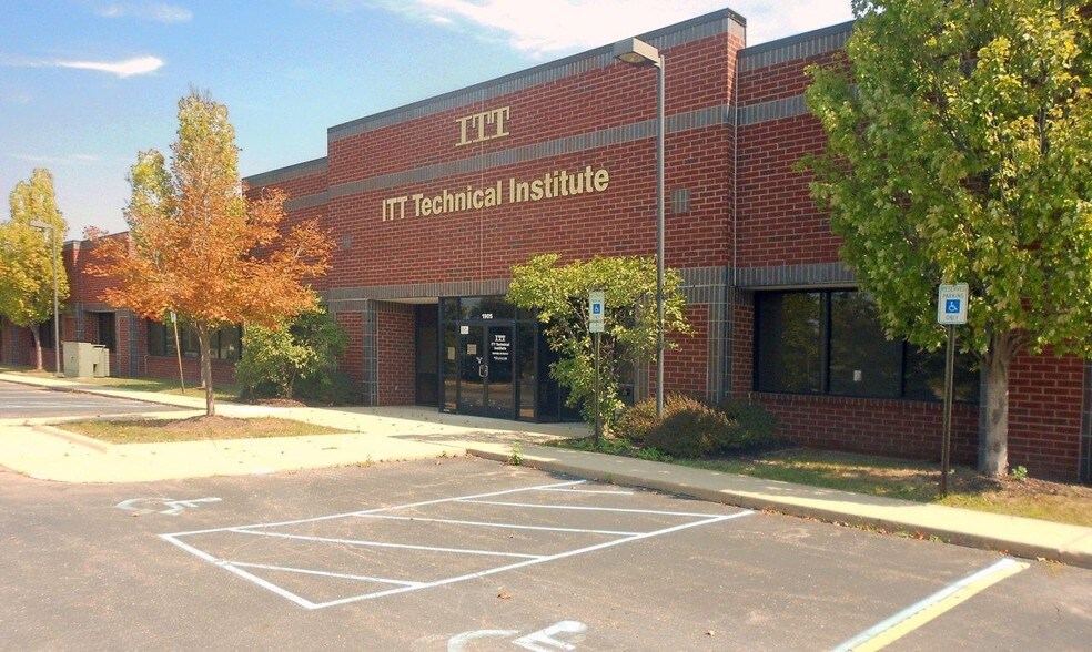 More Photos Of 1905 S Haggerty Rd, Canton Office For Lease