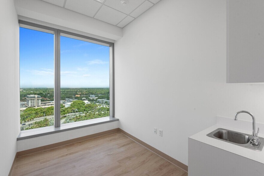 More Photos Of 8950 SW 74th Ct, Miami Medical For Lease