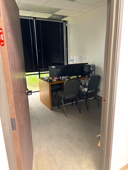 More Photos Of 1650 Beacon Pl, Oxnard Warehouse For Sale