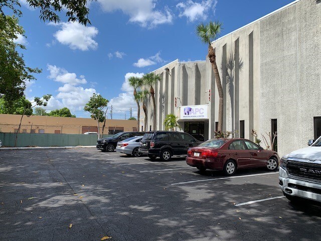 Primary Photo Of 635-695 NW 4th Ave, Fort Lauderdale Warehouse For Lease