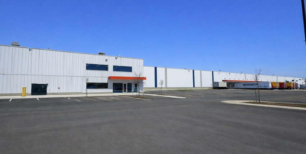 Primary Photo Of 2900 Rue Thérèse-Casgrain, Drummondville Industrial For Lease