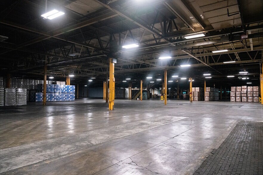 More Photos Of 450 Sherman Av N, Hamilton Industrial For Lease
