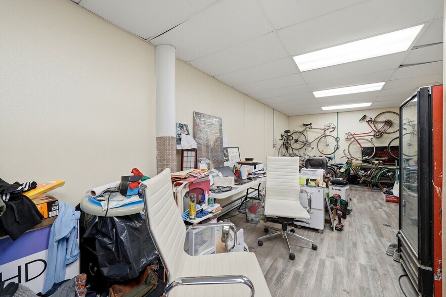More Photos Of 3596 N Milwaukee Ave, Chicago Storefront Retail Office For Sale