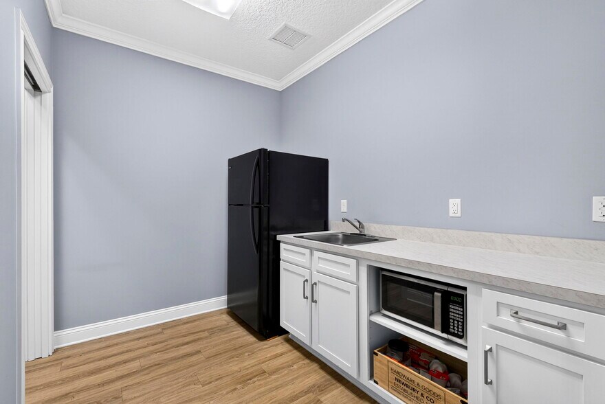 More Photos Of 6100 Greenland Rd, Jacksonville Medical For Sale
