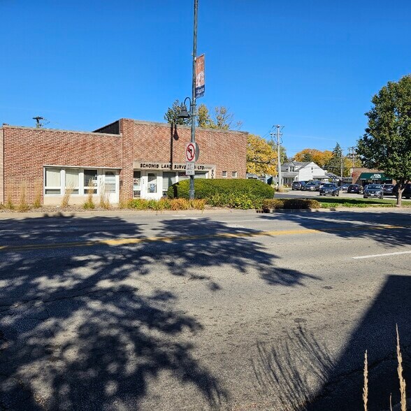 More Photos Of 909 E 31st St, La Grange Park Office For Sale